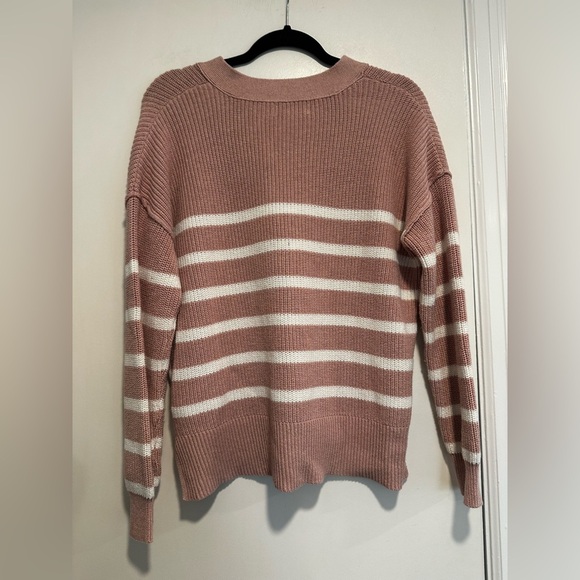 Rachel Zoe Medium Dusty Rose Striped V Neck. Longsleeve. Three Button Pullover. - Picture 2 of 9